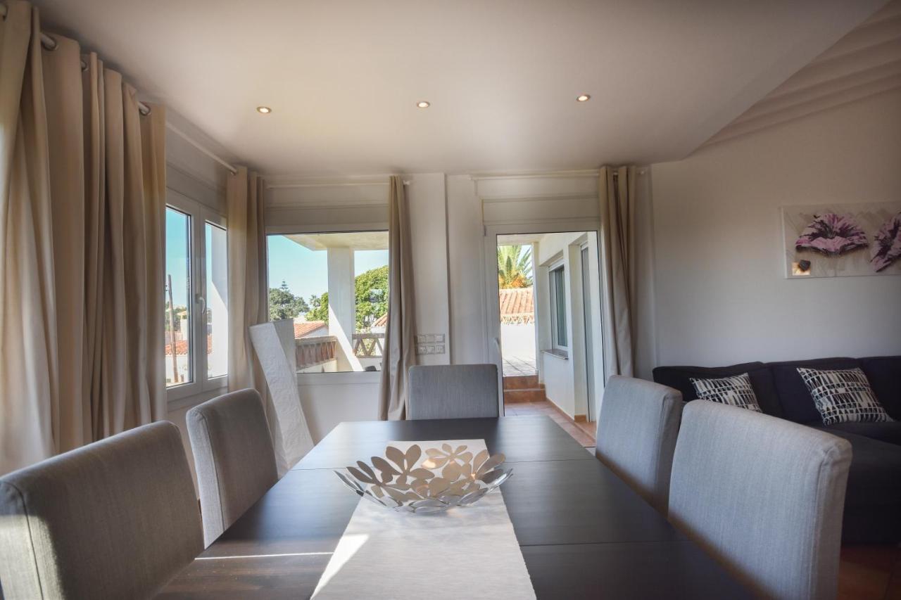 In The Second Line, Modern Beachfront Holiday Home In Costabella, Marbella Exteriér fotografie
